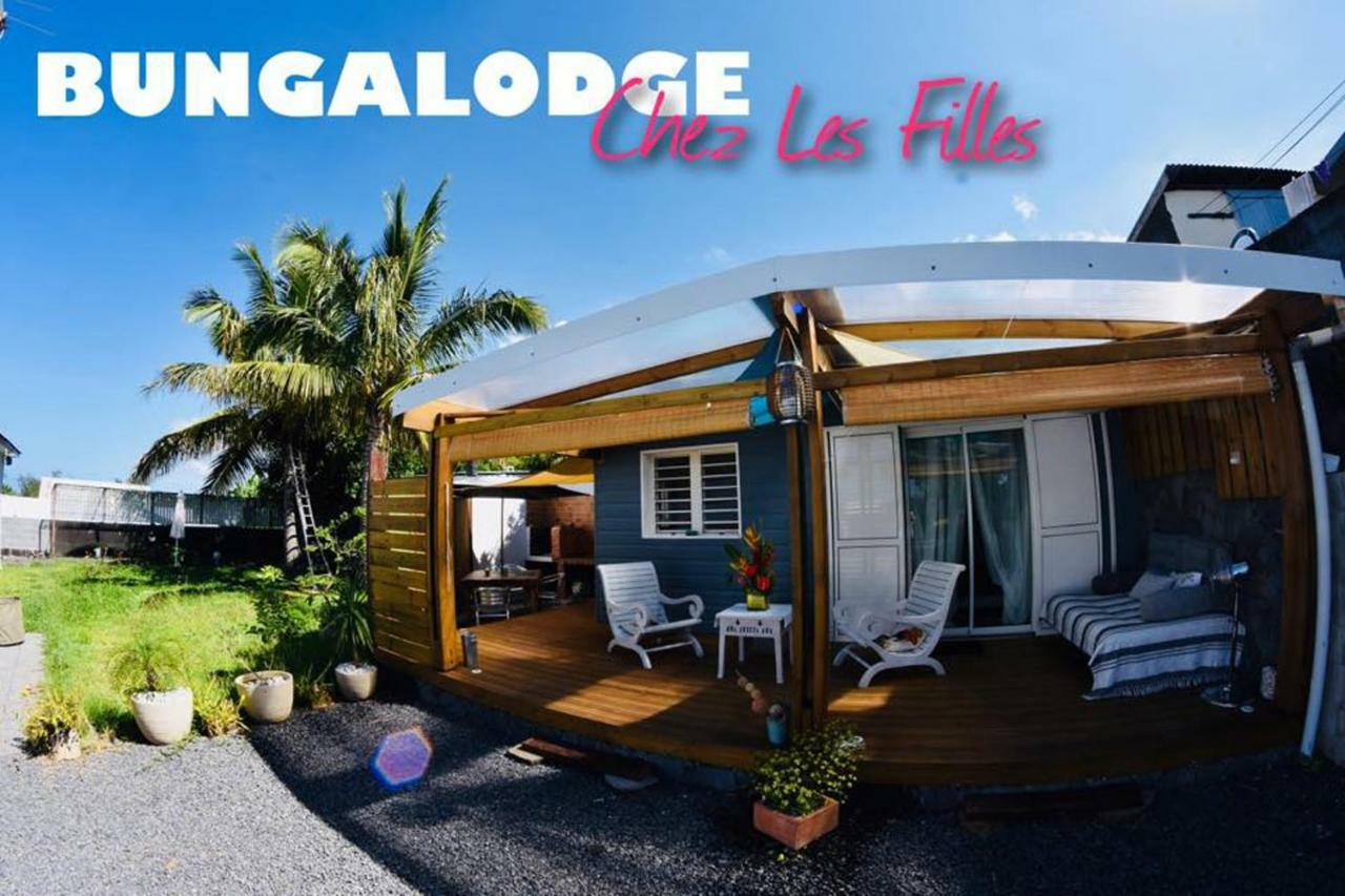 Chez Les Filles - Bungalodge Petite-Île Bagian luar foto